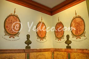 Restauracion y colocacion de la moldura de escayola restaurada Restauracion y colocacion de la moldura de escayola restaurada